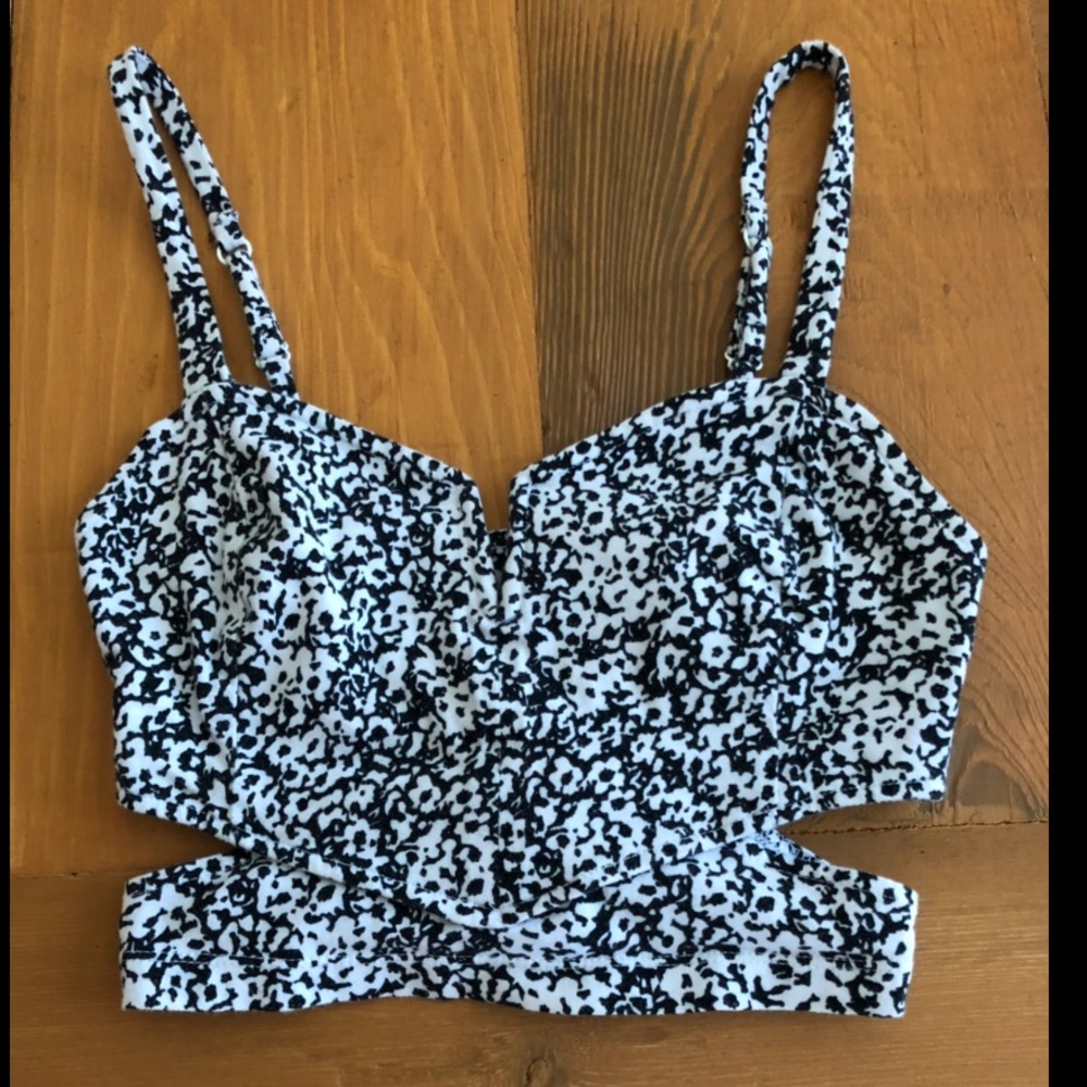 SOLD—Black & White Summer crop top